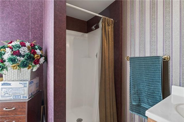 132 Bank ST, Suffolk, VA 23434