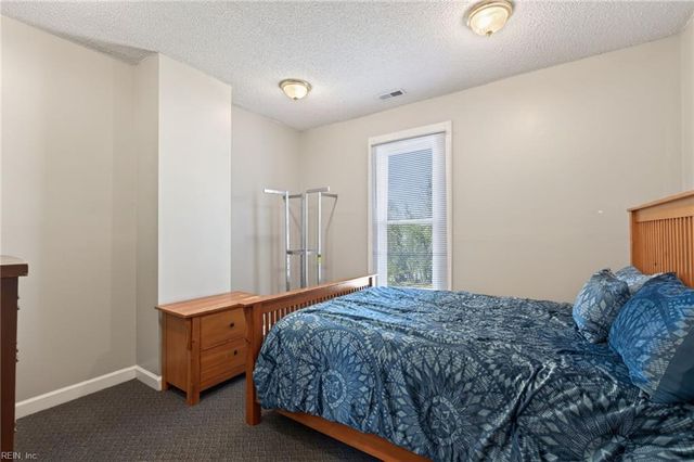 132 Bank ST, Suffolk, VA 23434