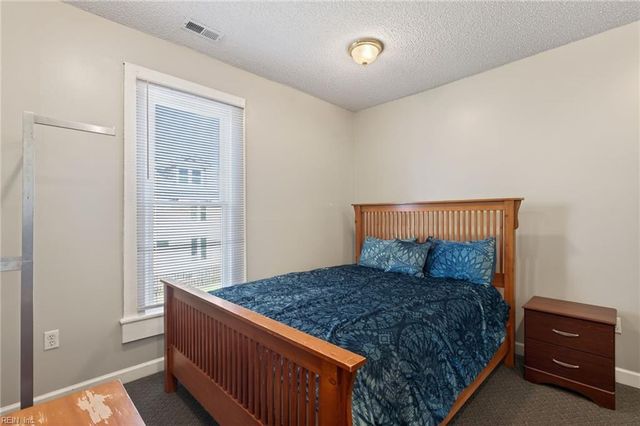 132 Bank ST, Suffolk, VA 23434