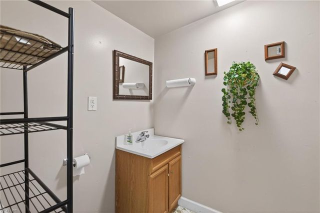 132 Bank ST, Suffolk, VA 23434