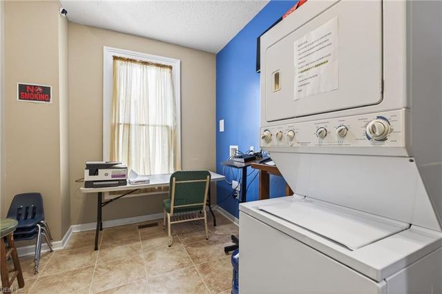 132 Bank ST, Suffolk, VA 23434