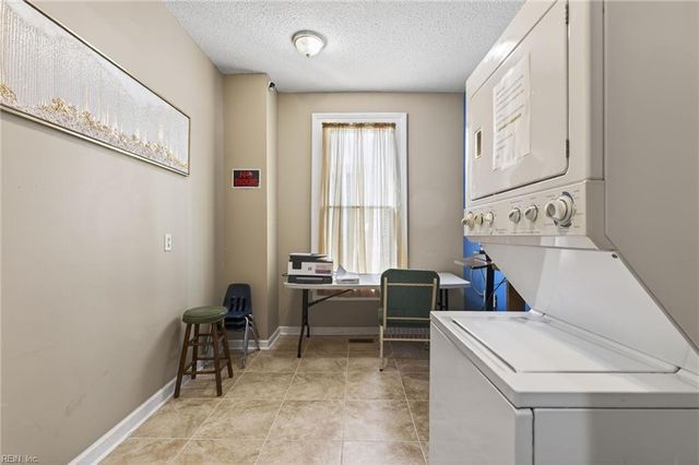 132 Bank ST, Suffolk, VA 23434