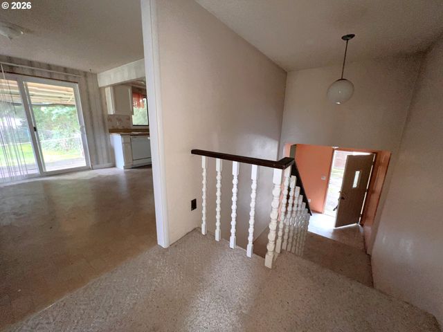 321 JD Ln, Reedsport, OR 97467