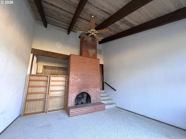 321 JD Ln, Reedsport, OR 97467