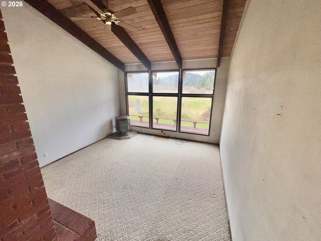 321 JD Ln, Reedsport, OR 97467