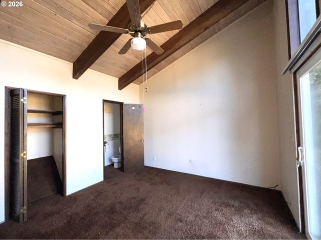 321 JD Ln, Reedsport, OR 97467