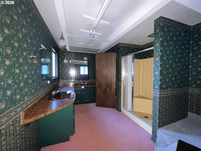 321 JD Ln, Reedsport, OR 97467