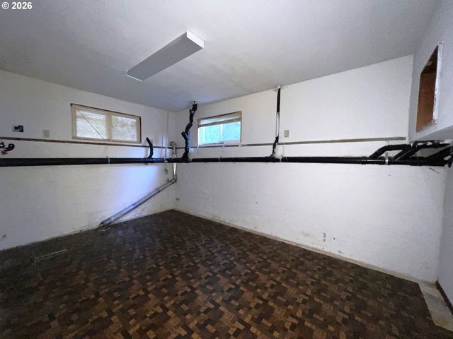 321 JD Ln, Reedsport, OR 97467