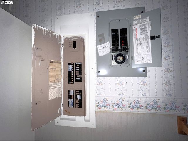 321 JD Ln, Reedsport, OR 97467