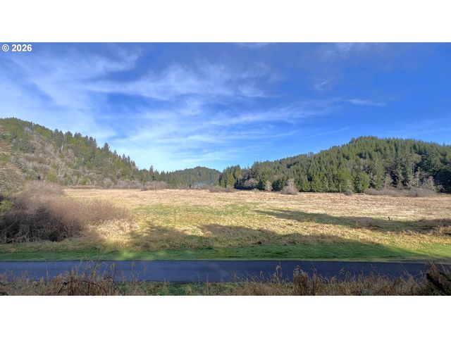 321 JD Ln, Reedsport, OR 97467