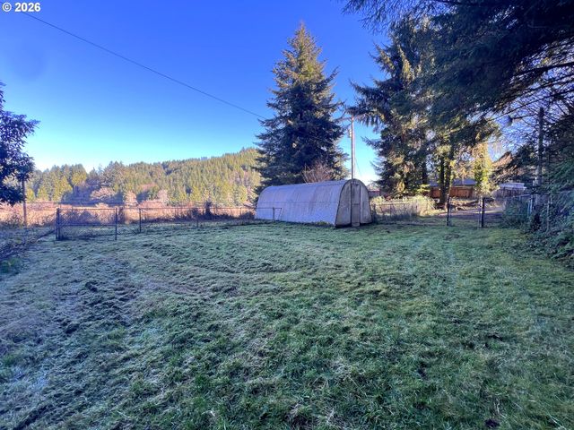 321 JD Ln, Reedsport, OR 97467