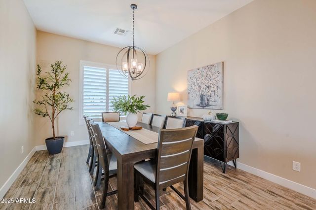 2049 E GAFFNEY Road, New River, AZ 85087