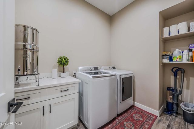 2049 E GAFFNEY Road, New River, AZ 85087