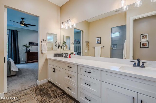 2049 E GAFFNEY Road, New River, AZ 85087