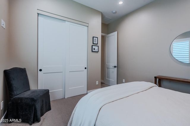 2049 E GAFFNEY Road, New River, AZ 85087