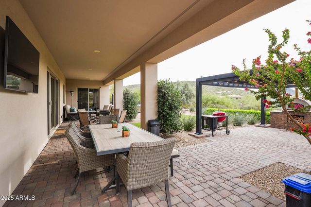 2049 E GAFFNEY Road, New River, AZ 85087