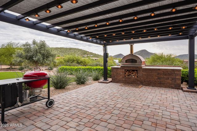 2049 E GAFFNEY Road, New River, AZ 85087