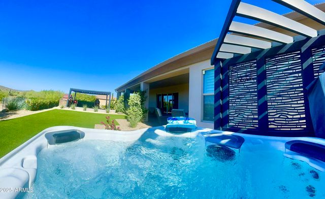 2049 E GAFFNEY Road, New River, AZ 85087