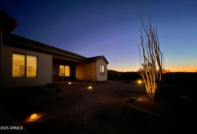 2049 E GAFFNEY Road, New River, AZ 85087