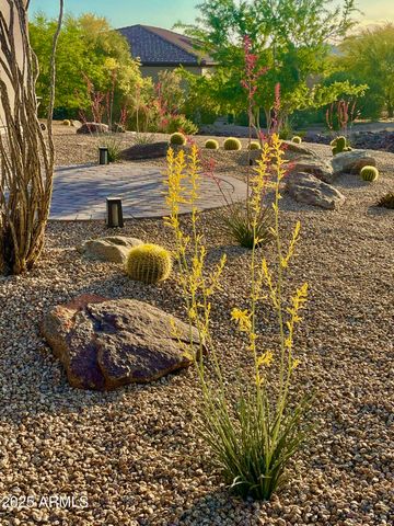 2049 E GAFFNEY Road, New River, AZ 85087