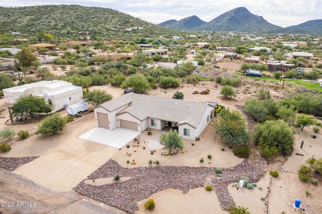2049 E GAFFNEY Road, New River, AZ 85087