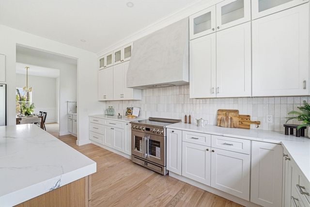 16 Hillside Park, Melrose, MA 02176