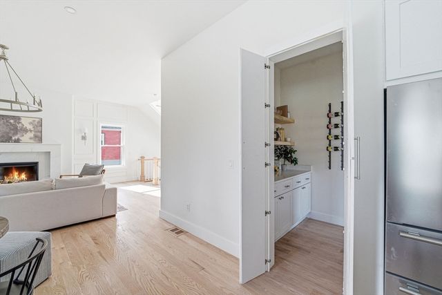 16 Hillside Park, Melrose, MA 02176