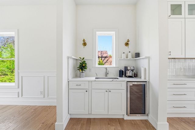16 Hillside Park, Melrose, MA 02176