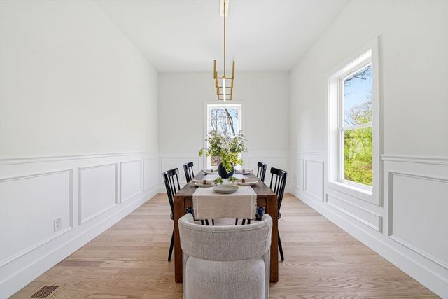 16 Hillside Park, Melrose, MA 02176