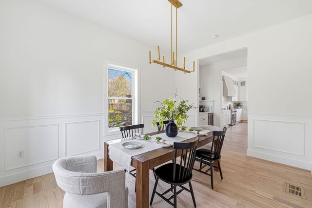 16 Hillside Park, Melrose, MA 02176