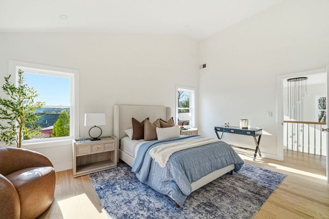 16 Hillside Park, Melrose, MA 02176