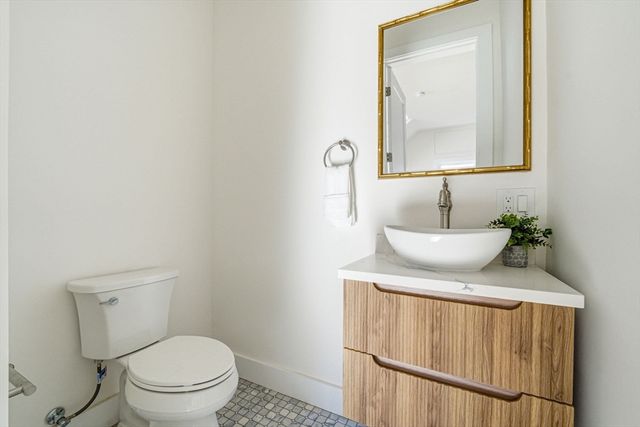 16 Hillside Park, Melrose, MA 02176