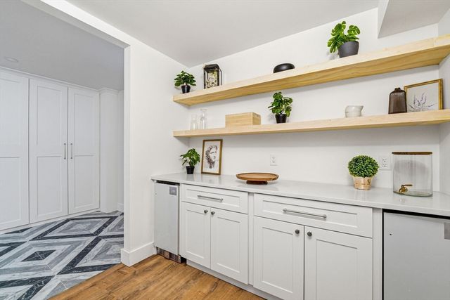 16 Hillside Park, Melrose, MA 02176