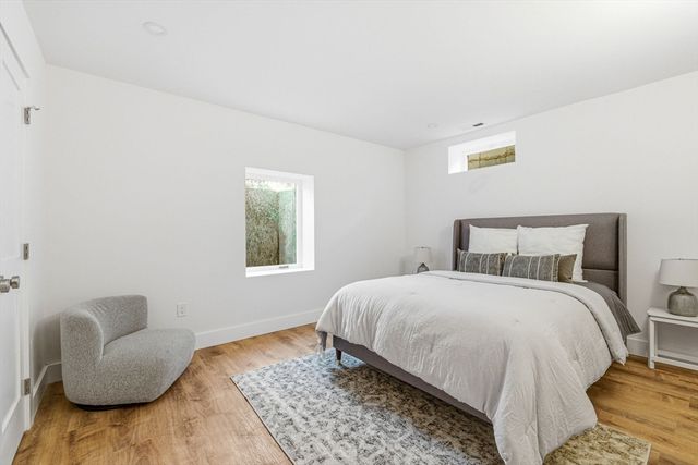 16 Hillside Park, Melrose, MA 02176
