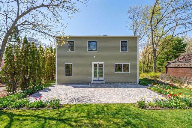 16 Hillside Park, Melrose, MA 02176