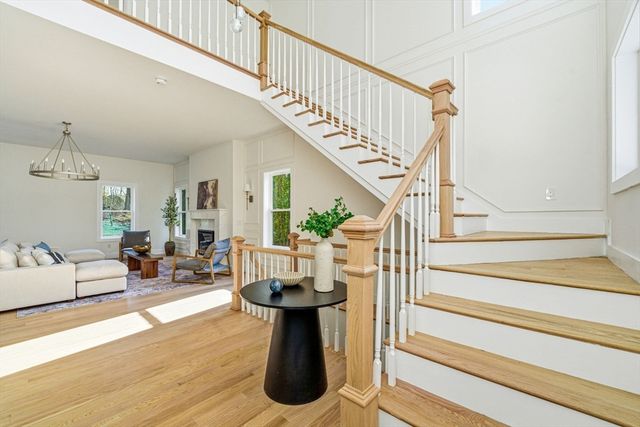 16 Hillside Park, Melrose, MA 02176