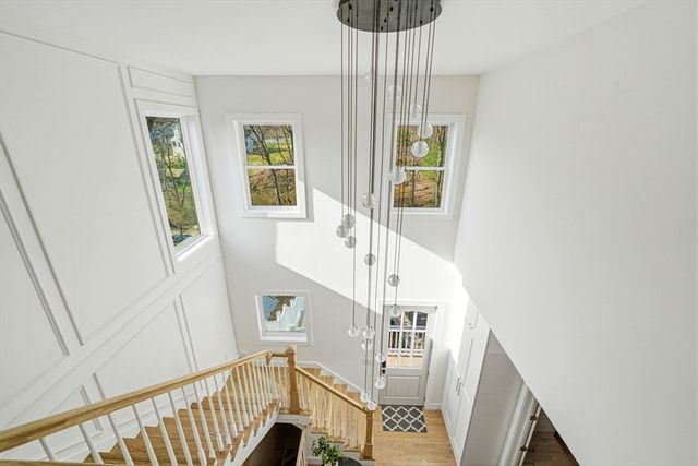 16 Hillside Park, Melrose, MA 02176