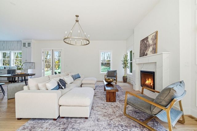 16 Hillside Park, Melrose, MA 02176