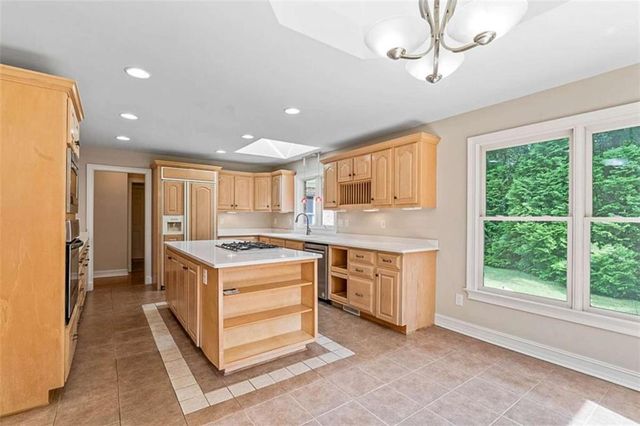 220 Allie Drive, Mcdonough, GA 30252