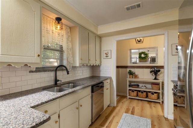 239 S Pine Street, Muenster, TX 76252