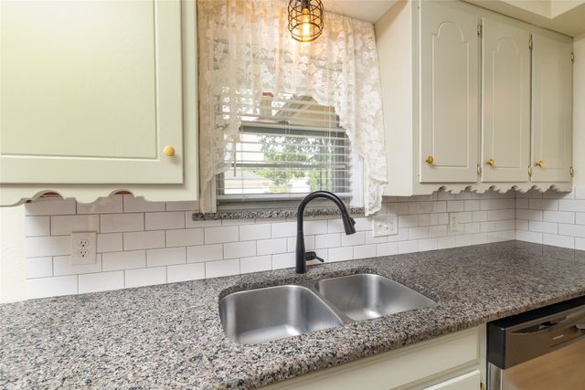 239 S Pine Street, Muenster, TX 76252