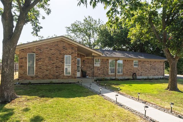 239 S Pine Street, Muenster, TX 76252