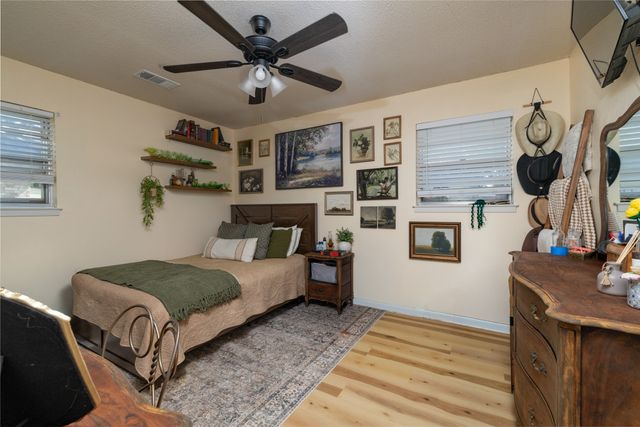 239 S Pine Street, Muenster, TX 76252
