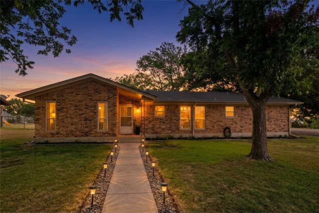 239 S Pine Street, Muenster, TX 76252
