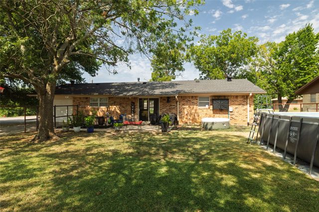 239 S Pine Street, Muenster, TX 76252