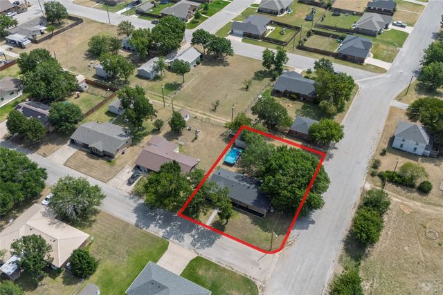 239 S Pine Street, Muenster, TX 76252