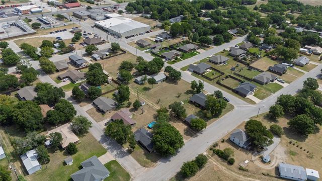 239 S Pine Street, Muenster, TX 76252