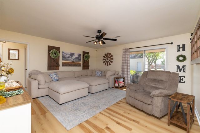 239 S Pine Street, Muenster, TX 76252