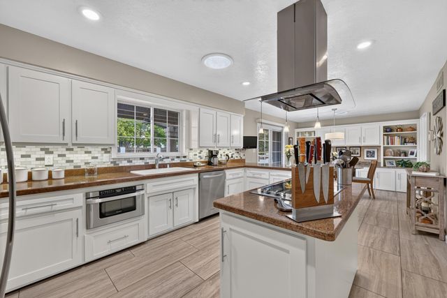 7916 Charger Trail NE, Albuquerque, NM 87109
