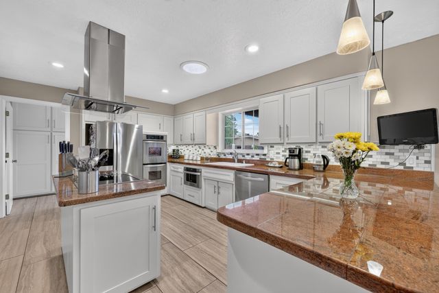 7916 Charger Trail NE, Albuquerque, NM 87109